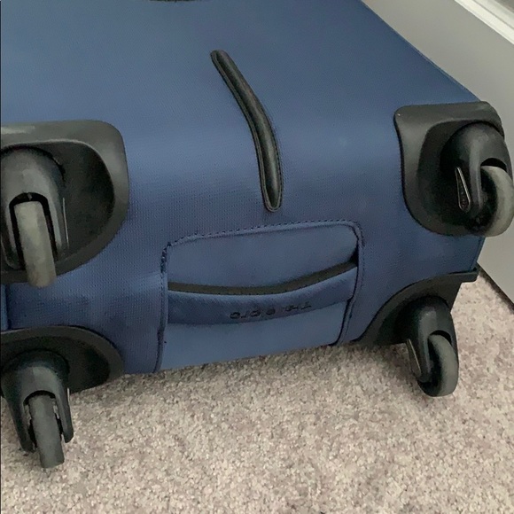 ❌ SOLD ❌ Travel Pro LIGHTWEIGHT Suitcase - Picture 4 of 7